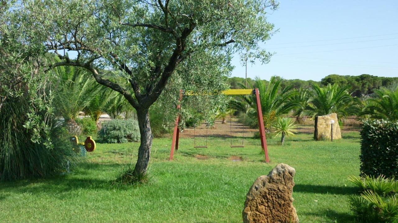 Agriturismo Isidoro Fertilia Bagian luar foto