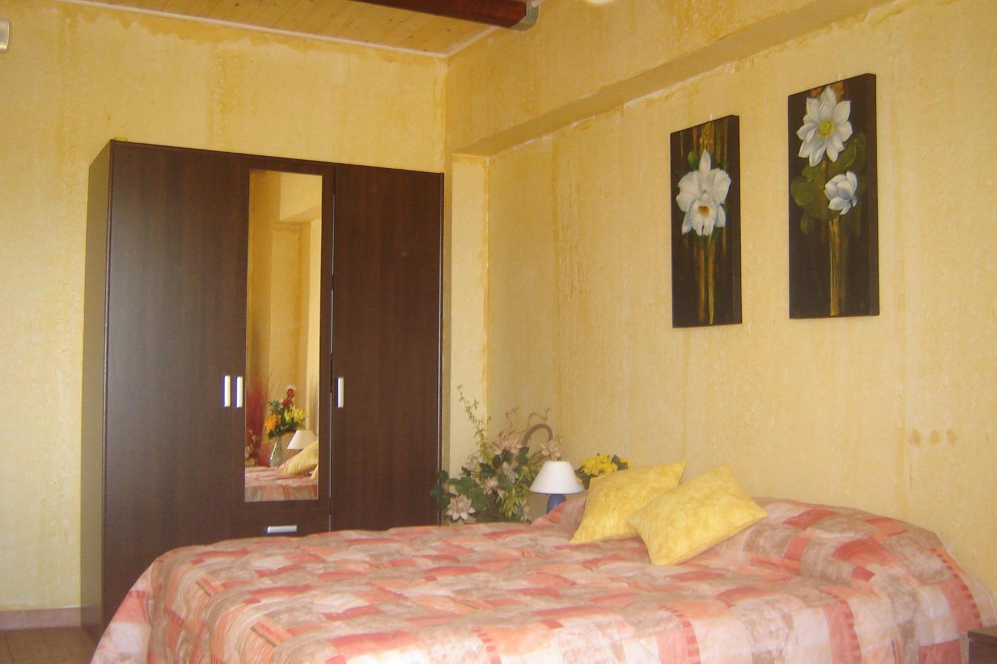 Agriturismo Isidoro Fertilia Bagian luar foto